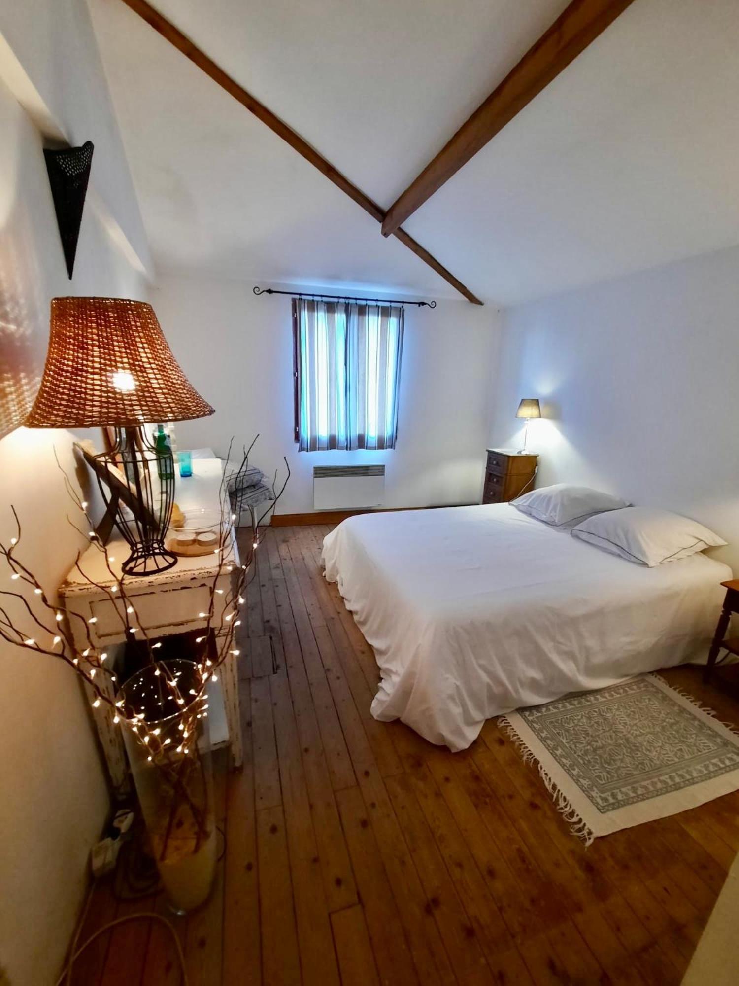 Pierres Et Jardins Bed & Breakfast Senlis  Eksteriør bilde