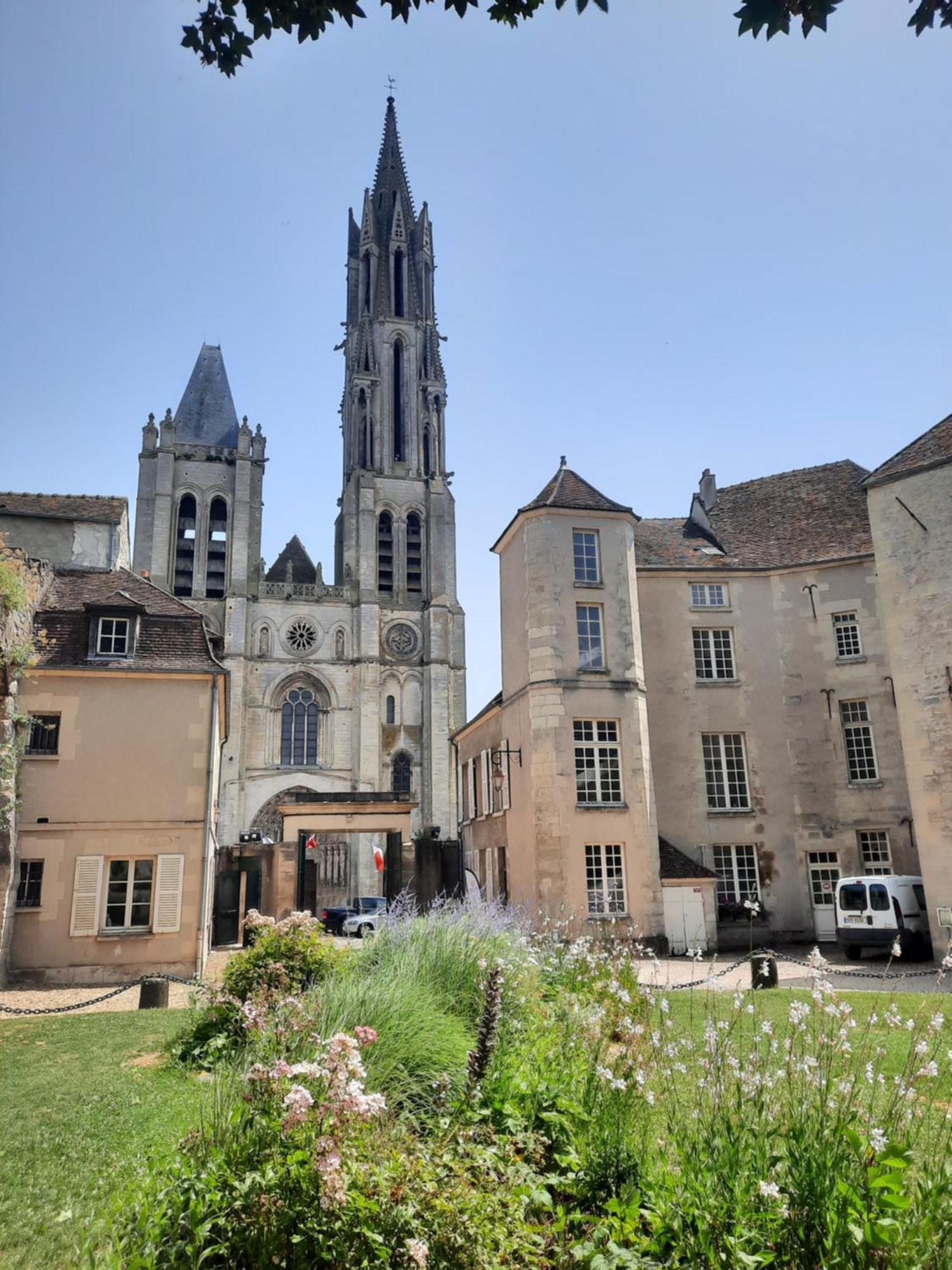 Pierres Et Jardins Bed & Breakfast Senlis  Eksteriør bilde